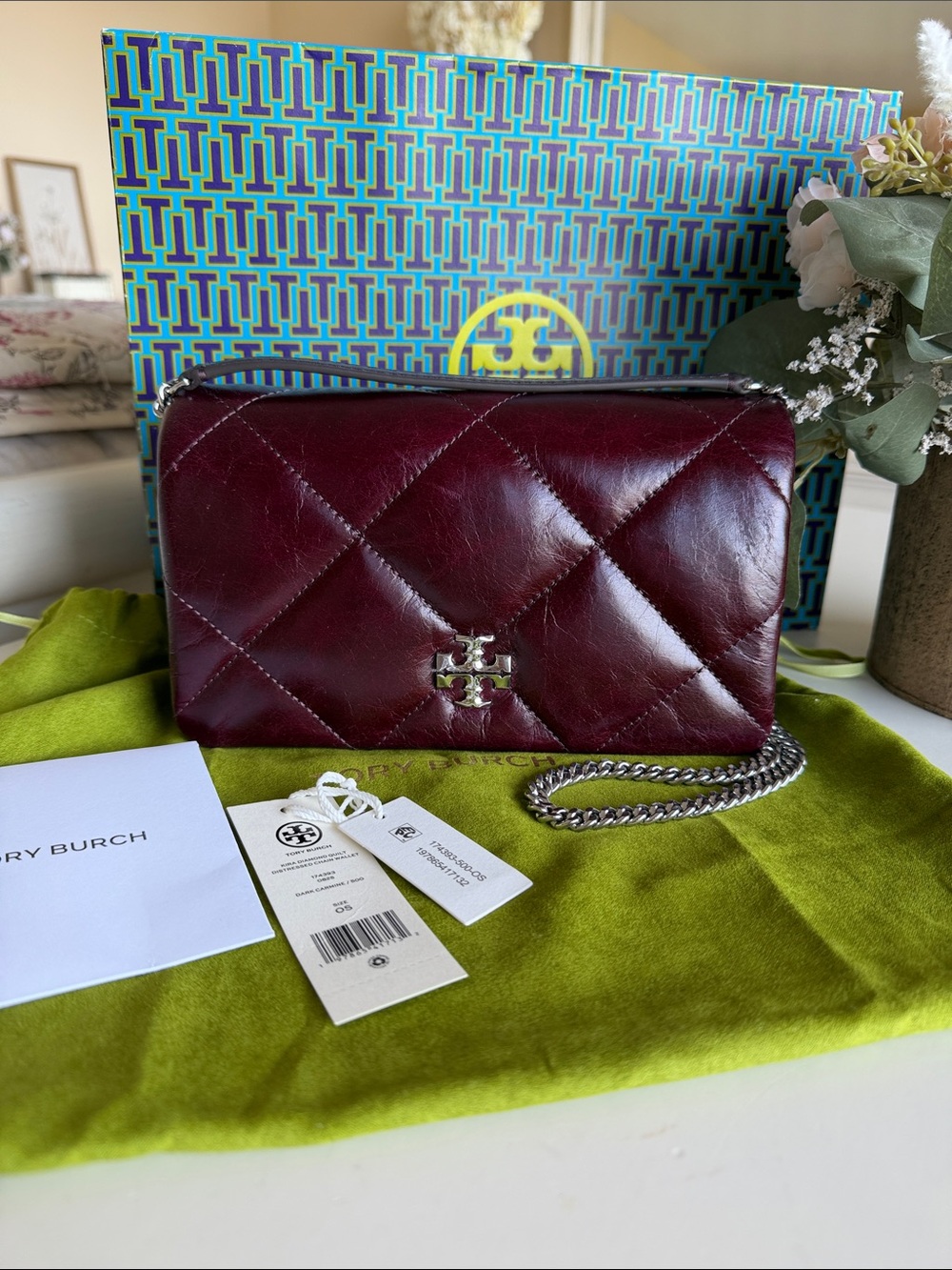 TORY BURCH Kira Diamond Quilt Distressed Crossbody 🌸 Like New!